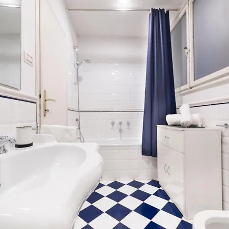 Dimora D'azeglio With Private Patio Florence