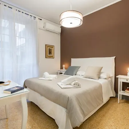 Dimora D'azeglio With Private Patio Apartment Florence