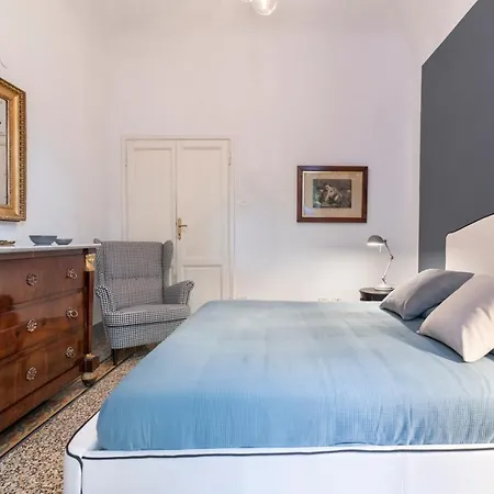 Apartment Dimora D'azeglio With Private Patio