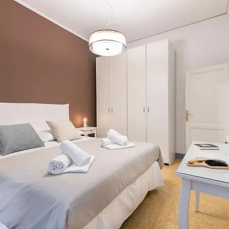 Dimora D'azeglio With Private Patio Firenze