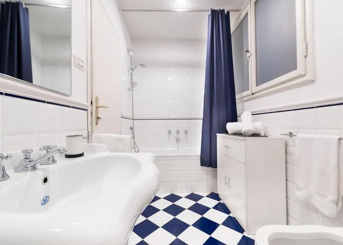 Dimora D'azeglio With Private Patio Firenze