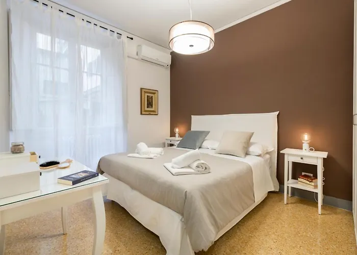 Dimora D'azeglio With Private Patio Lejlighed Firenze